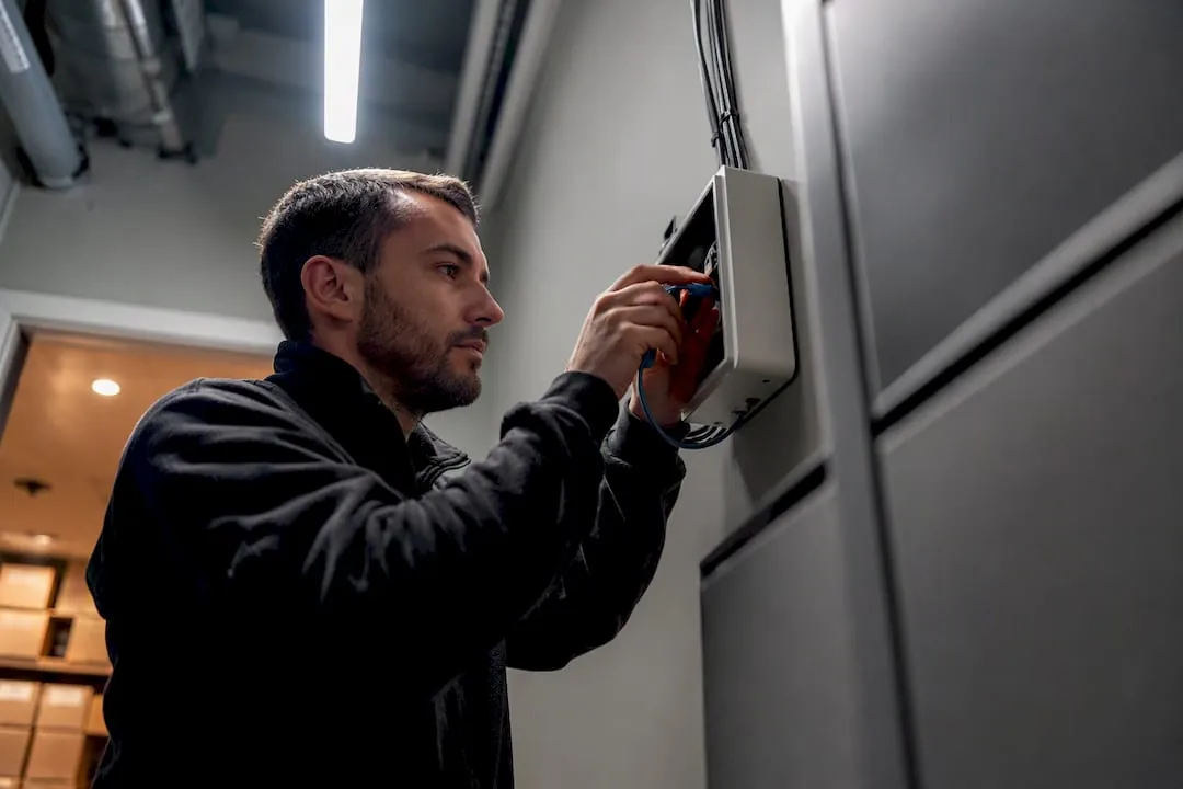 Cover image — Avoid Change Orders: Vendor Agnostic Package Locker Network Checklist